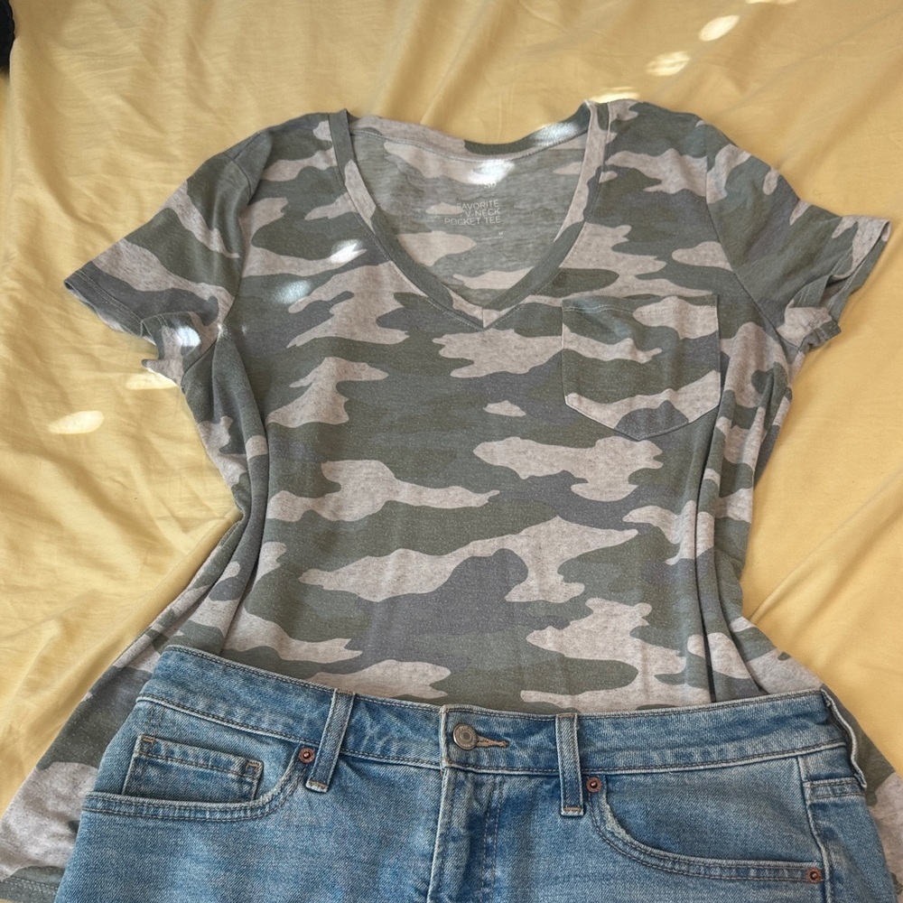 SO Camouflage V-Neck Short Sleeve Tee